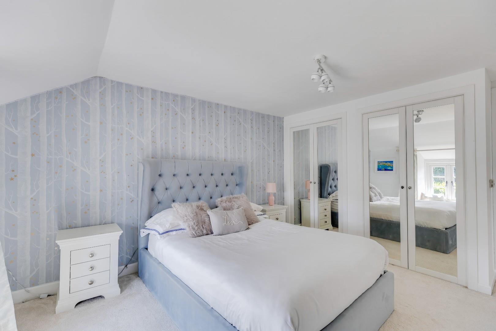 Warren Farm, Pendoylan, Nr Cowbridge, Vale of Glamorgan, CF71 7UJ